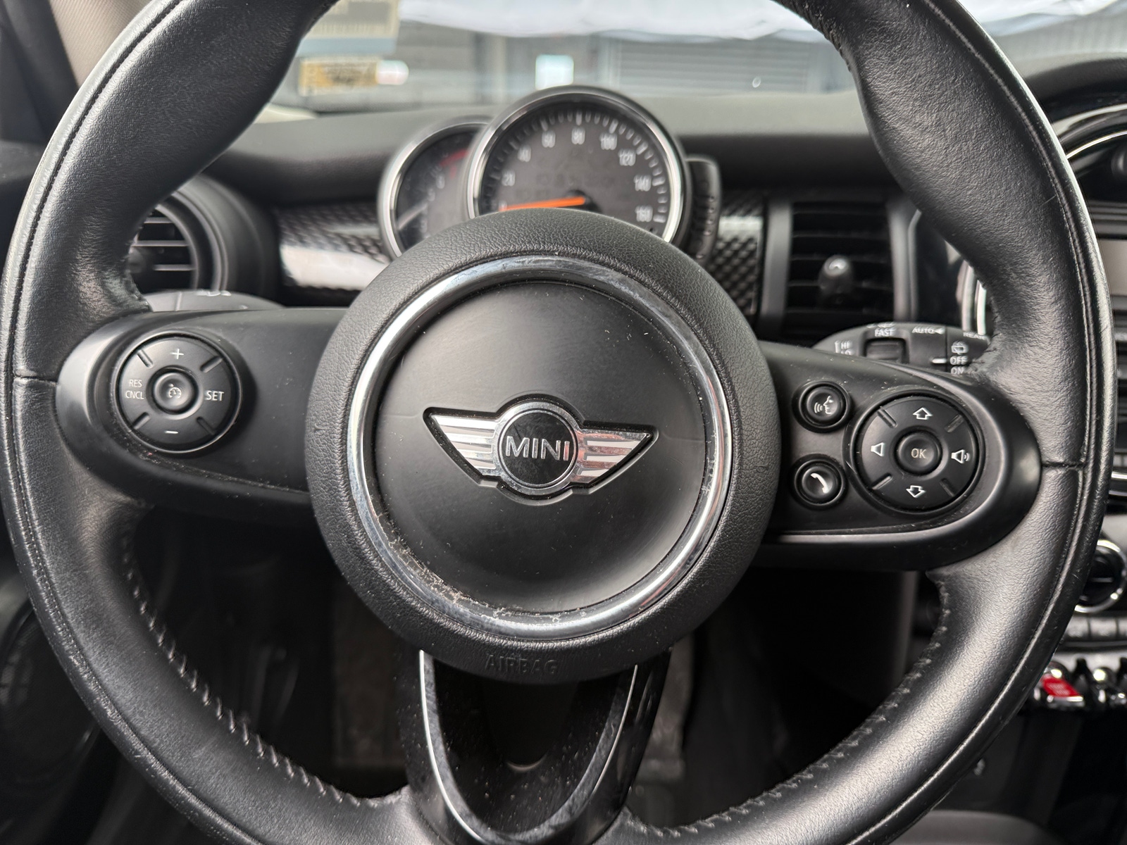 Thumbnail: 2016 MINI Cooper Hardtop - 4