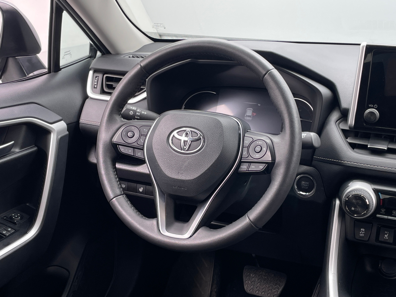 Thumbnail: 2025 Toyota RAV4 - 5