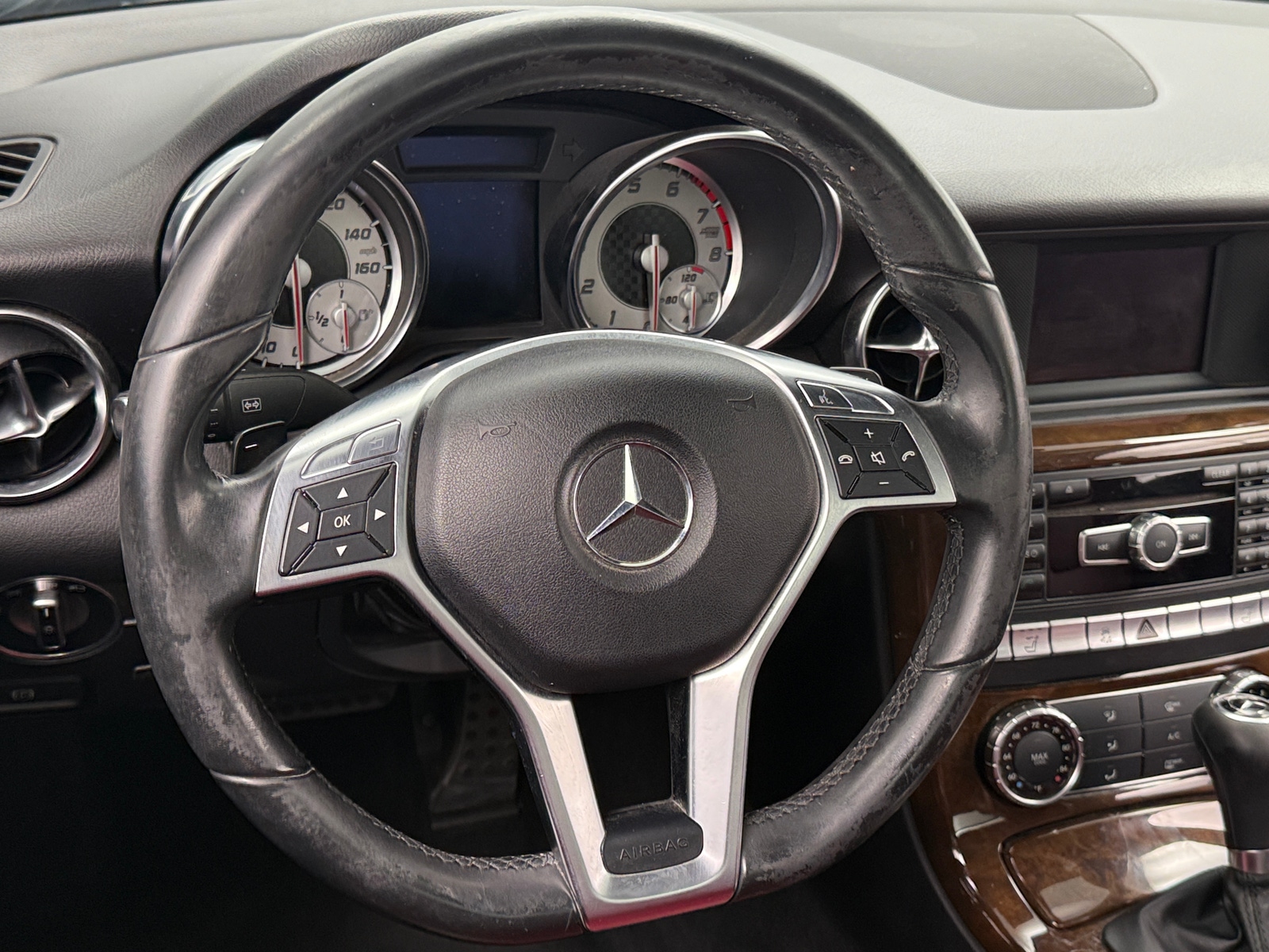 Thumbnail: 2015 Mercedes-Benz SLK - 4