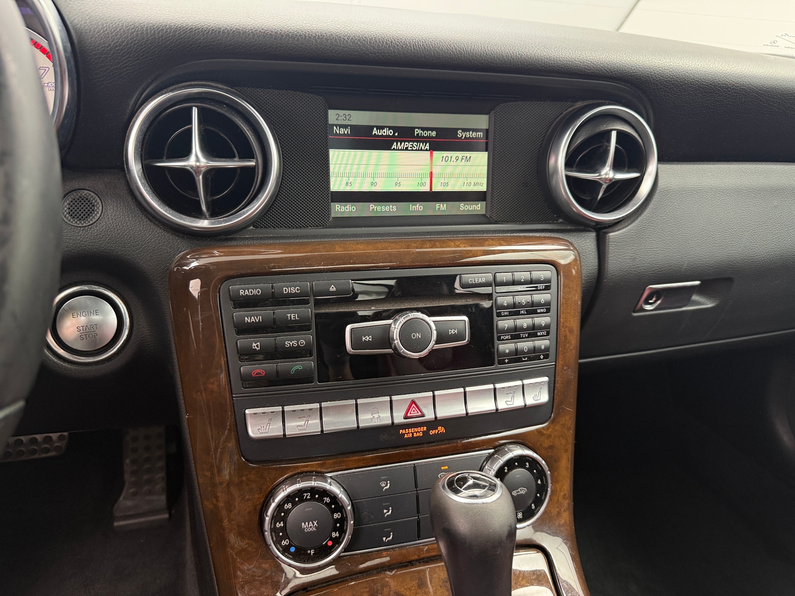 Thumbnail: 2015 Mercedes-Benz SLK - 3