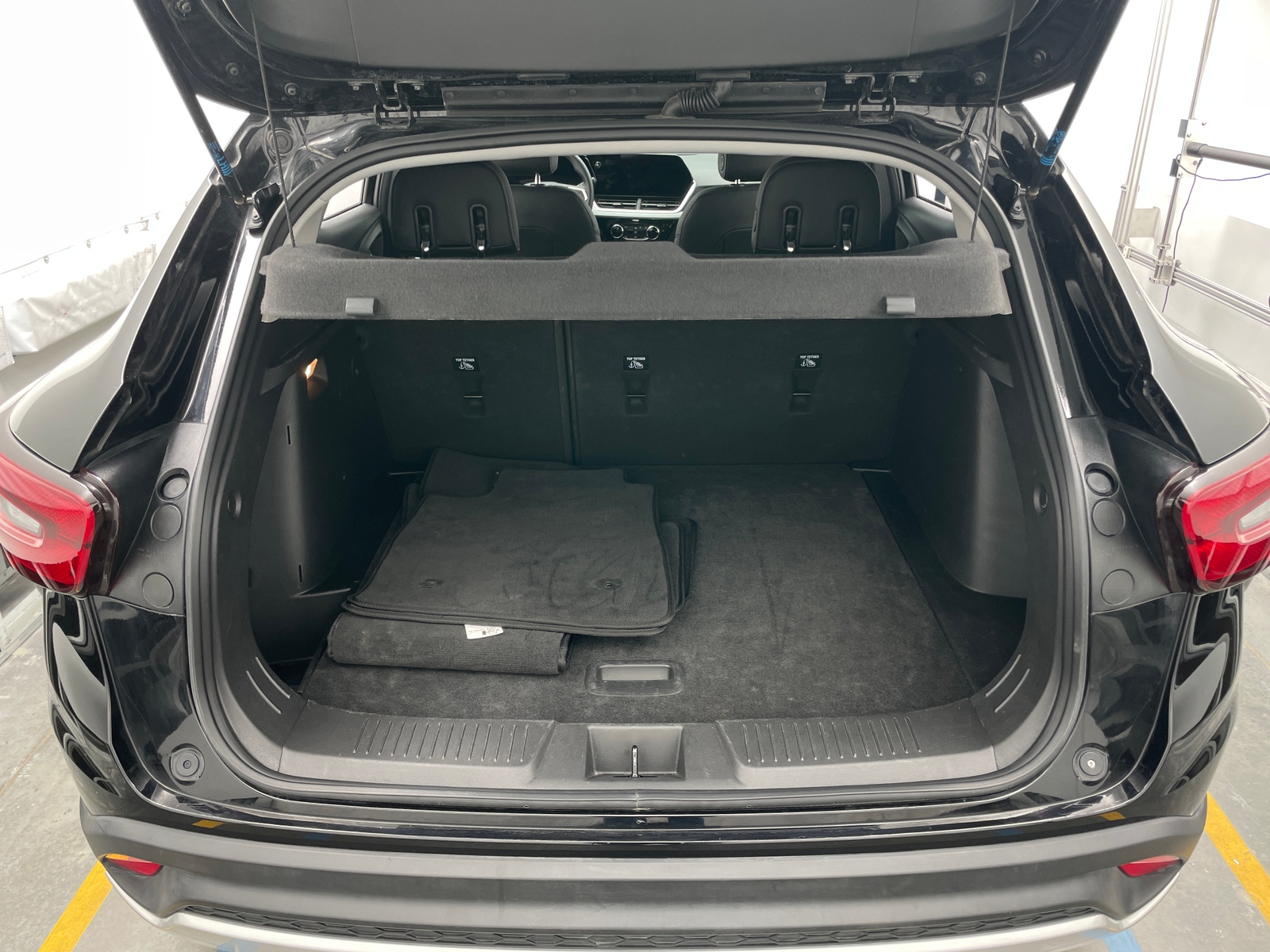 Thumbnail: 2025 Chevrolet Trax - 7