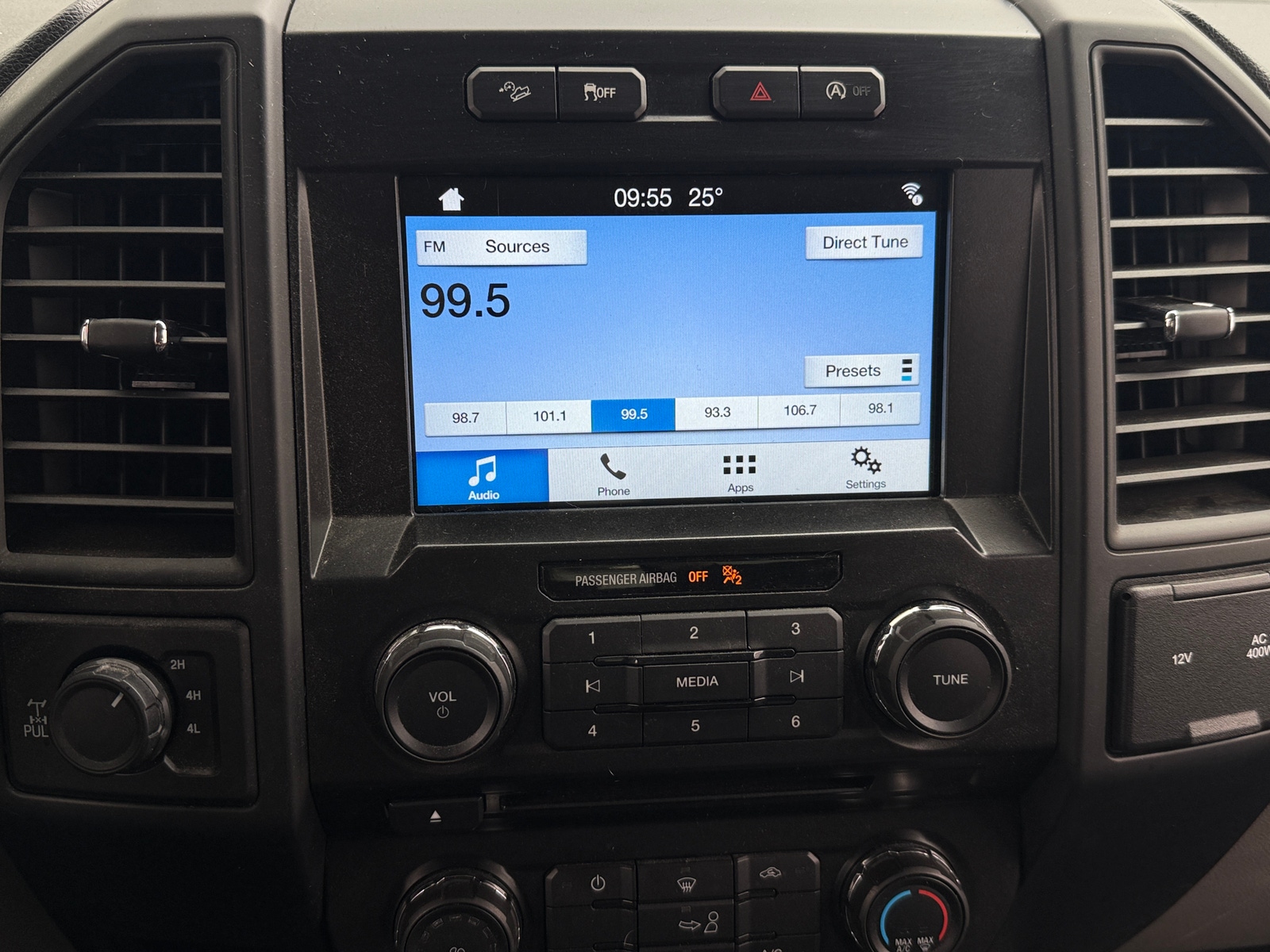 Thumbnail: 2017 Ford Econoline - 4