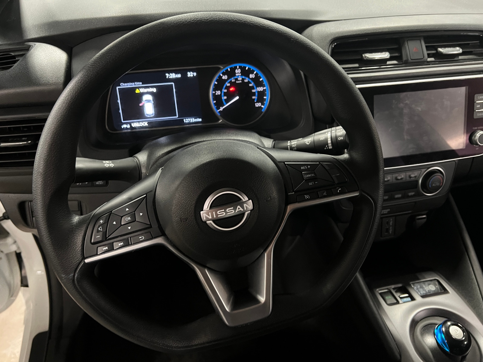 Thumbnail: 2025 Nissan Leaf - 5