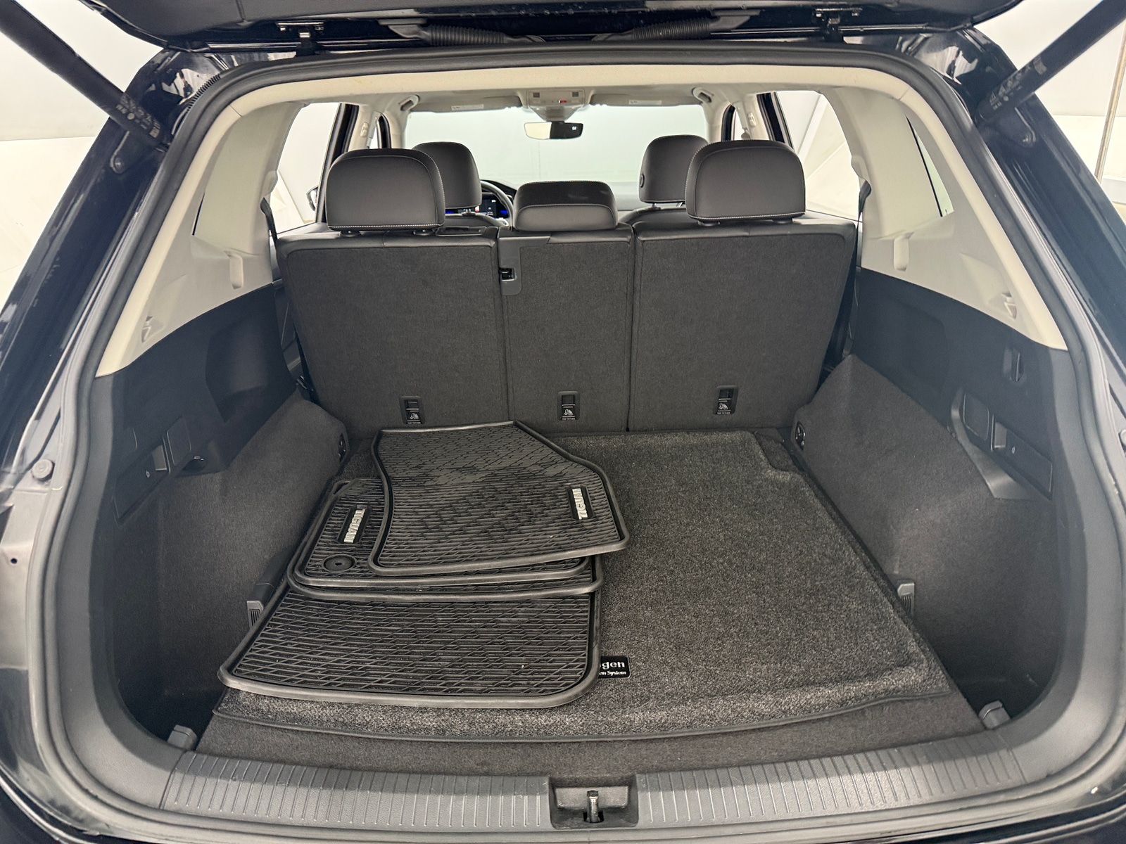 Thumbnail: 2022 Volkswagen Tiguan - 6