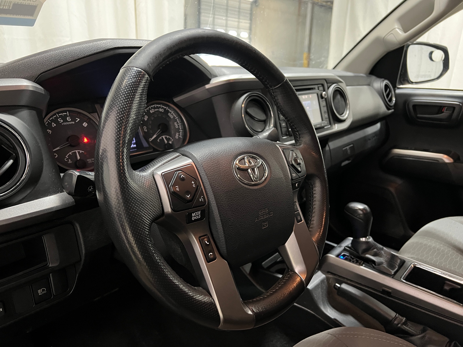 Thumbnail: 2018 Toyota Tacoma - 5