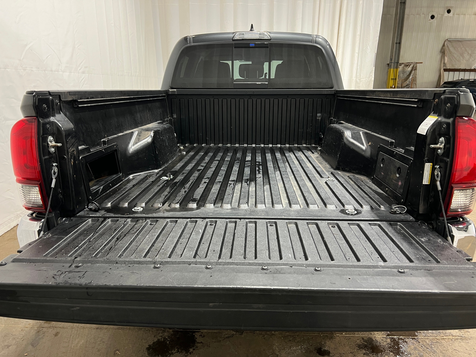 Thumbnail: 2018 Toyota Tacoma - 7