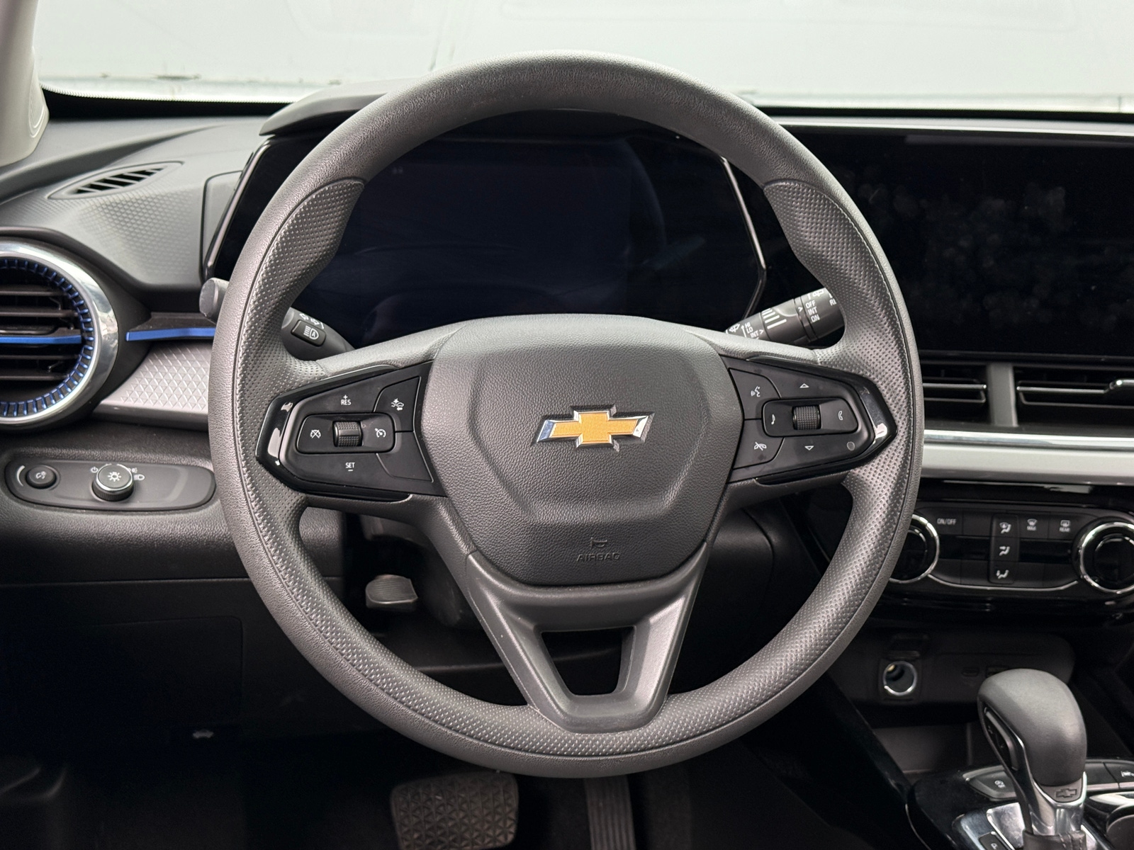 Thumbnail: 2025 Chevrolet Trax - 5