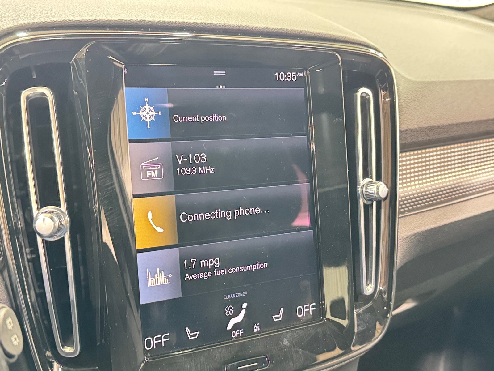 Thumbnail: 2021 Volvo XC40 - 3