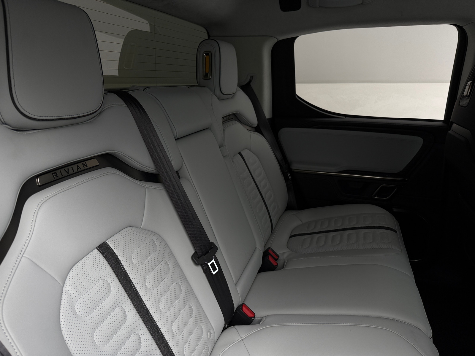 Thumbnail: 2022 Rivian R1T - 5