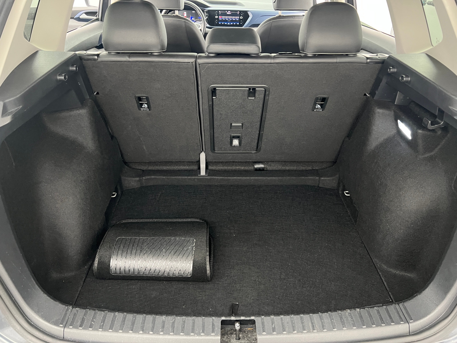 Thumbnail: 2024 Volkswagen Taos - 6