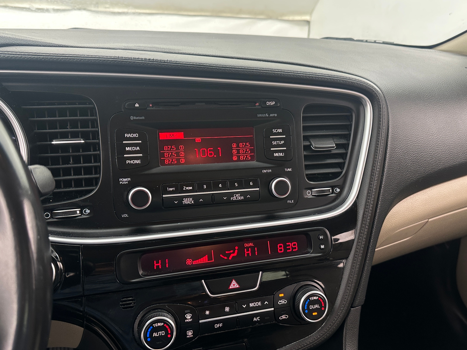 Thumbnail: 2015 Kia Optima - 3