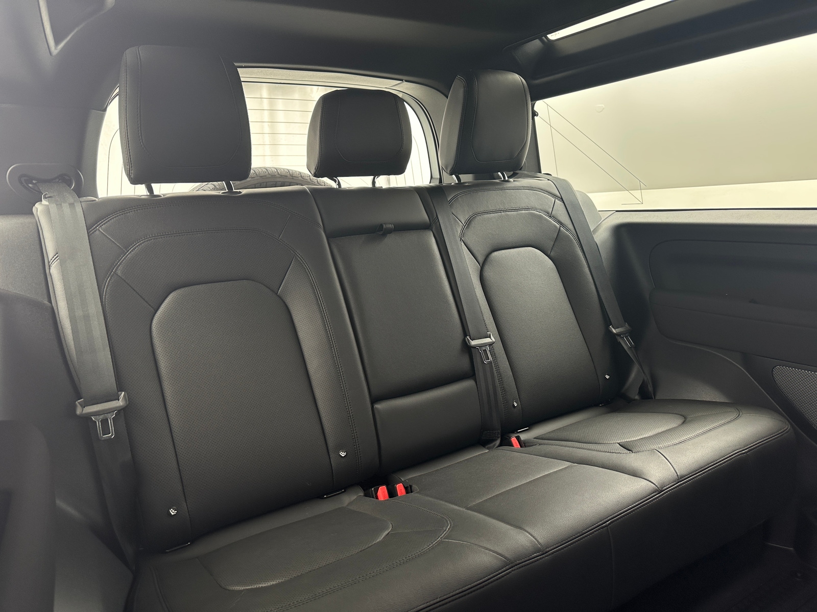 Thumbnail: 2023 Land Rover Defender - 5