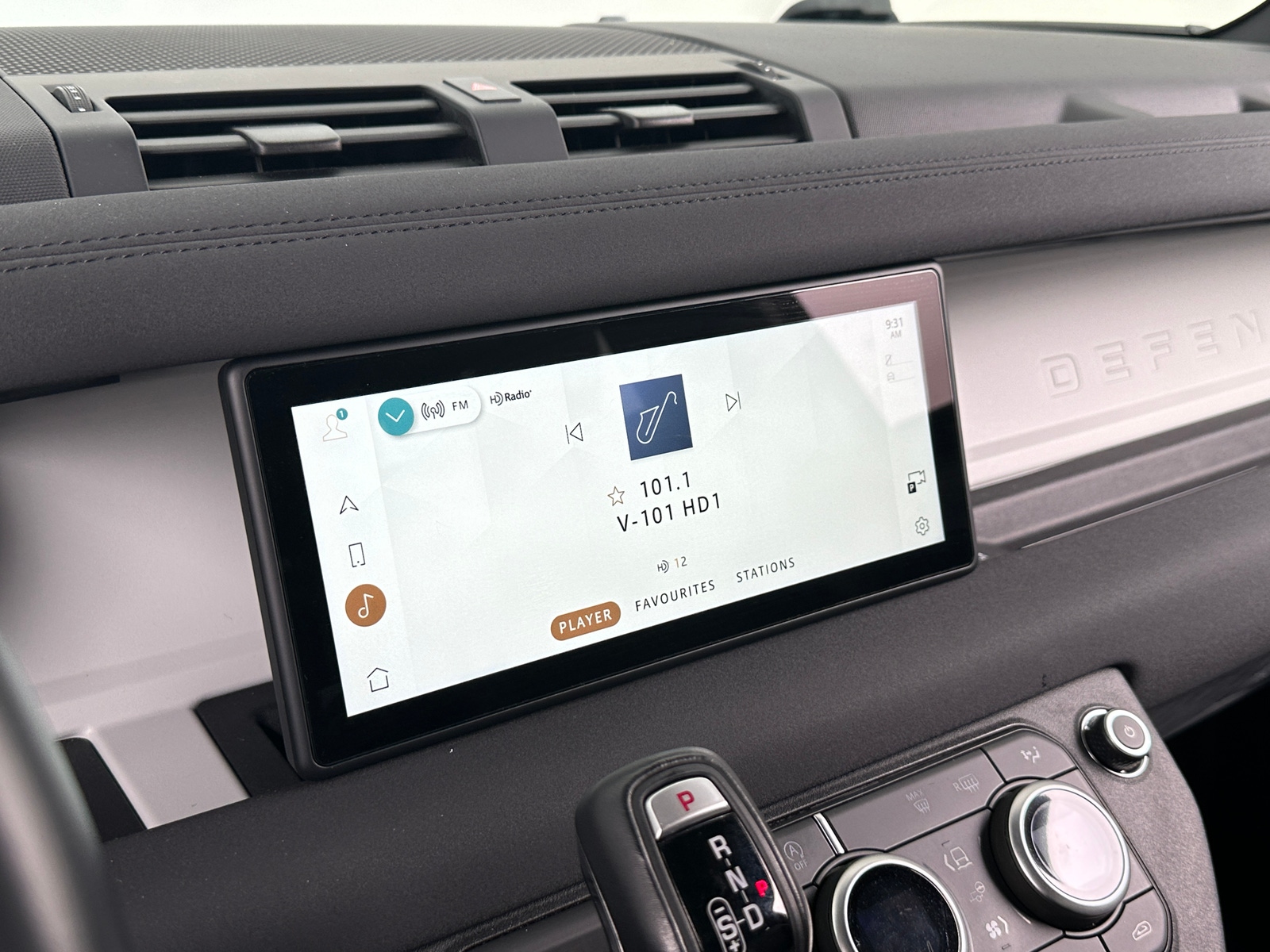 Thumbnail: 2023 Land Rover Defender - 3