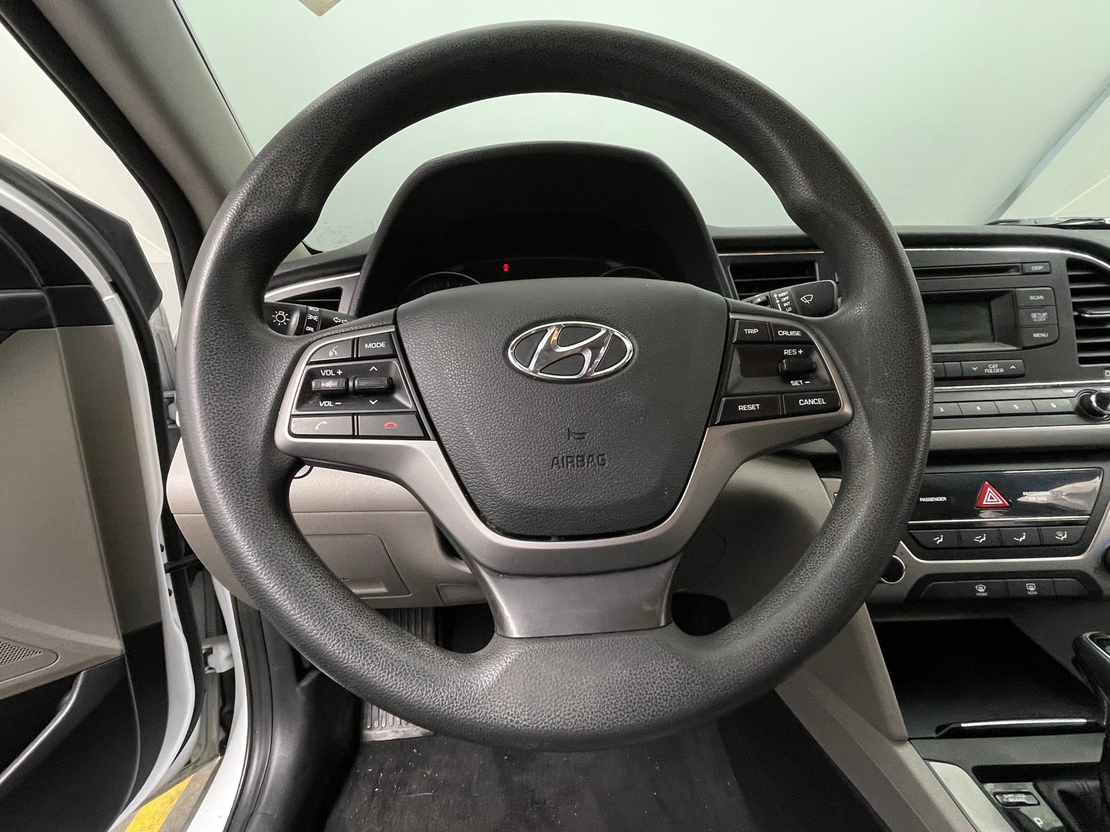 Thumbnail: 2017 Hyundai Elantra - 5