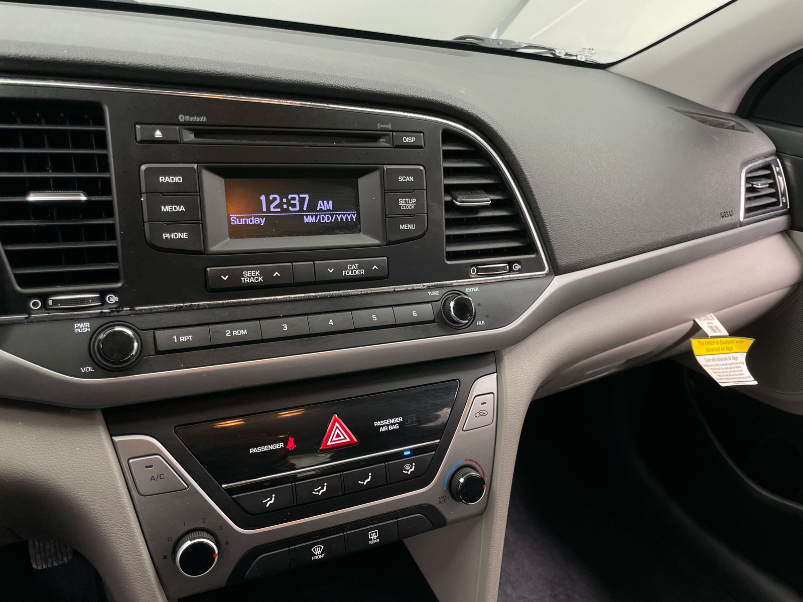 Thumbnail: 2017 Hyundai Elantra - 4