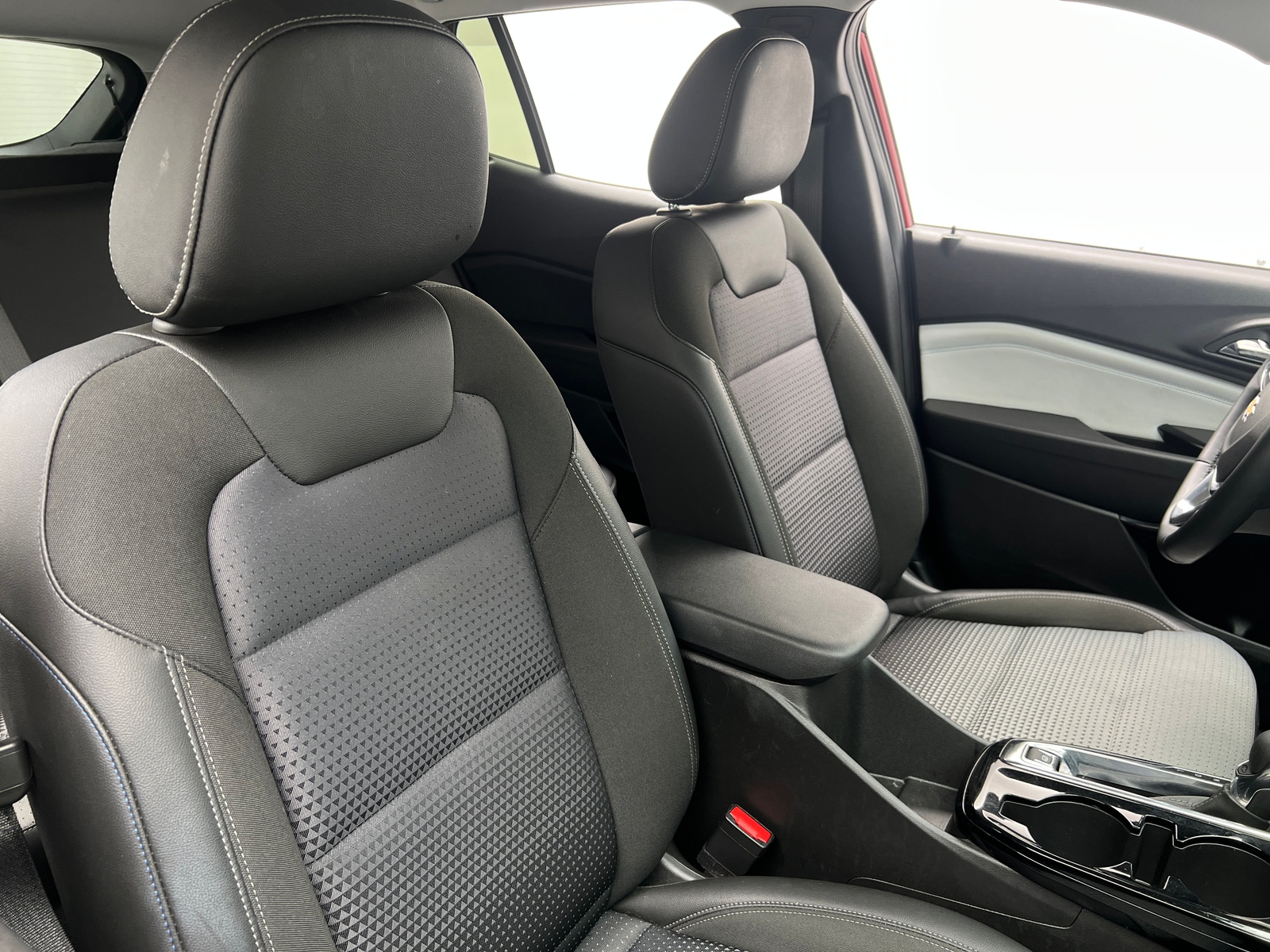 Thumbnail: 2025 Chevrolet Trax - 2