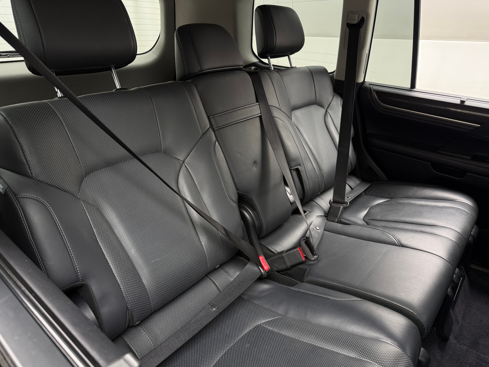 Thumbnail: 2018 Lexus LX - 5