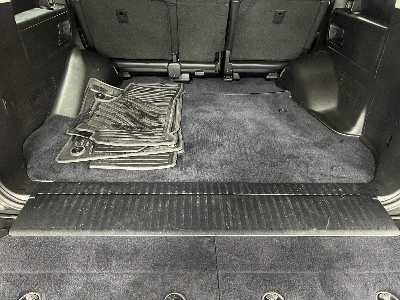 Thumbnail: 2018 Lexus LX - 6