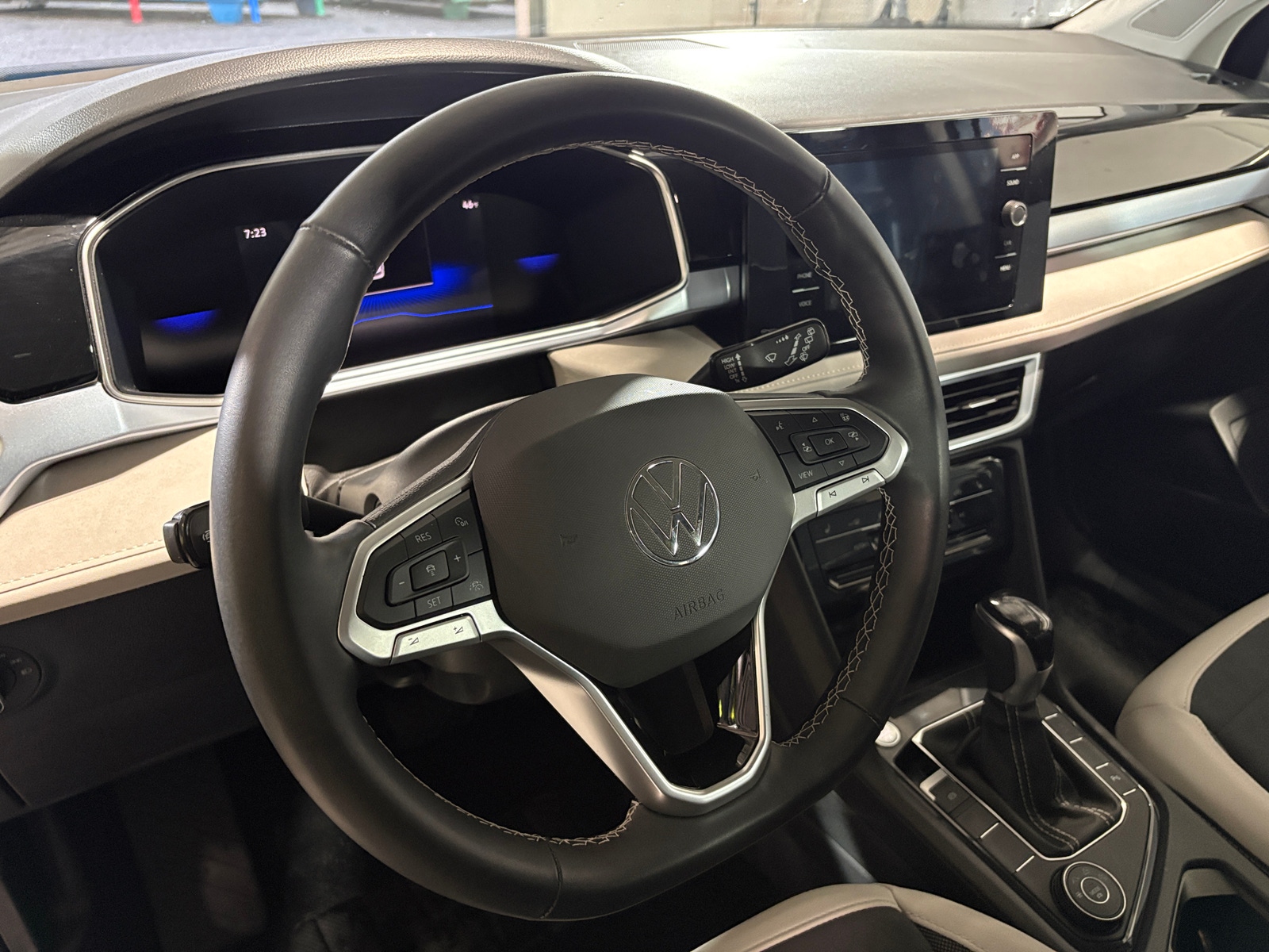 Thumbnail: 2025 Volkswagen Taos - 4