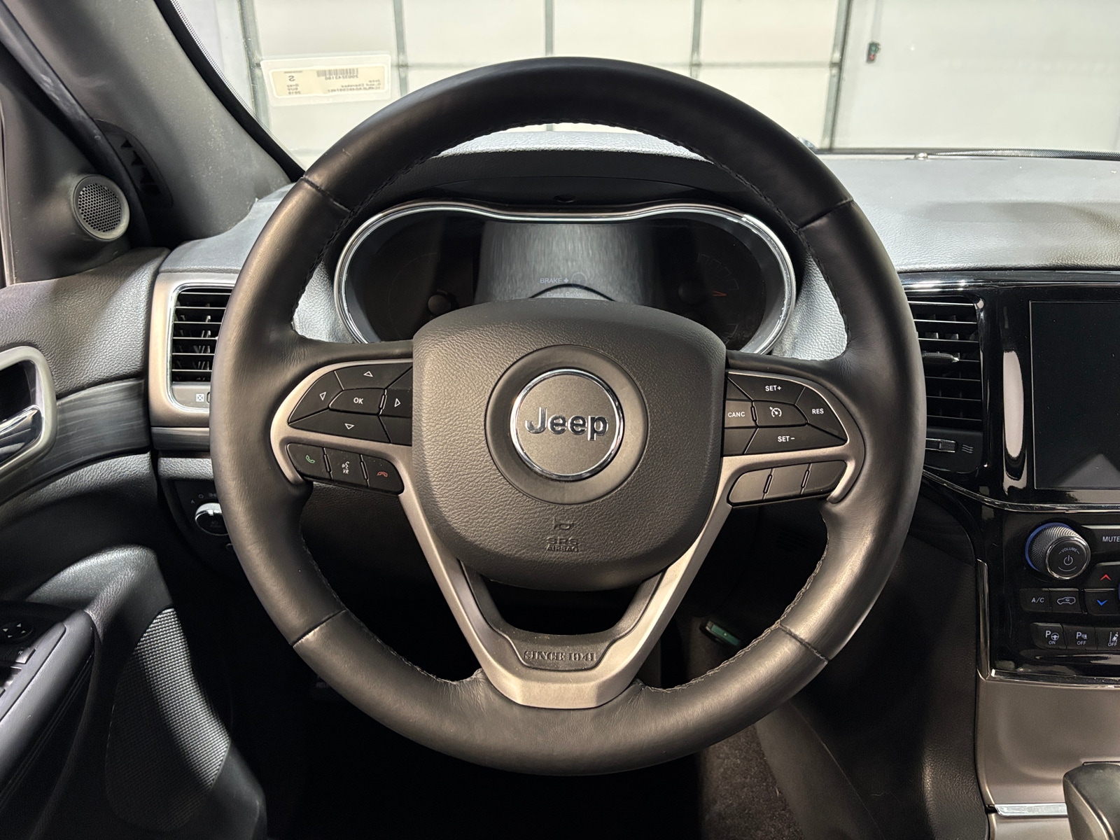 Thumbnail: 2019 Jeep Grand Cherokee - 4