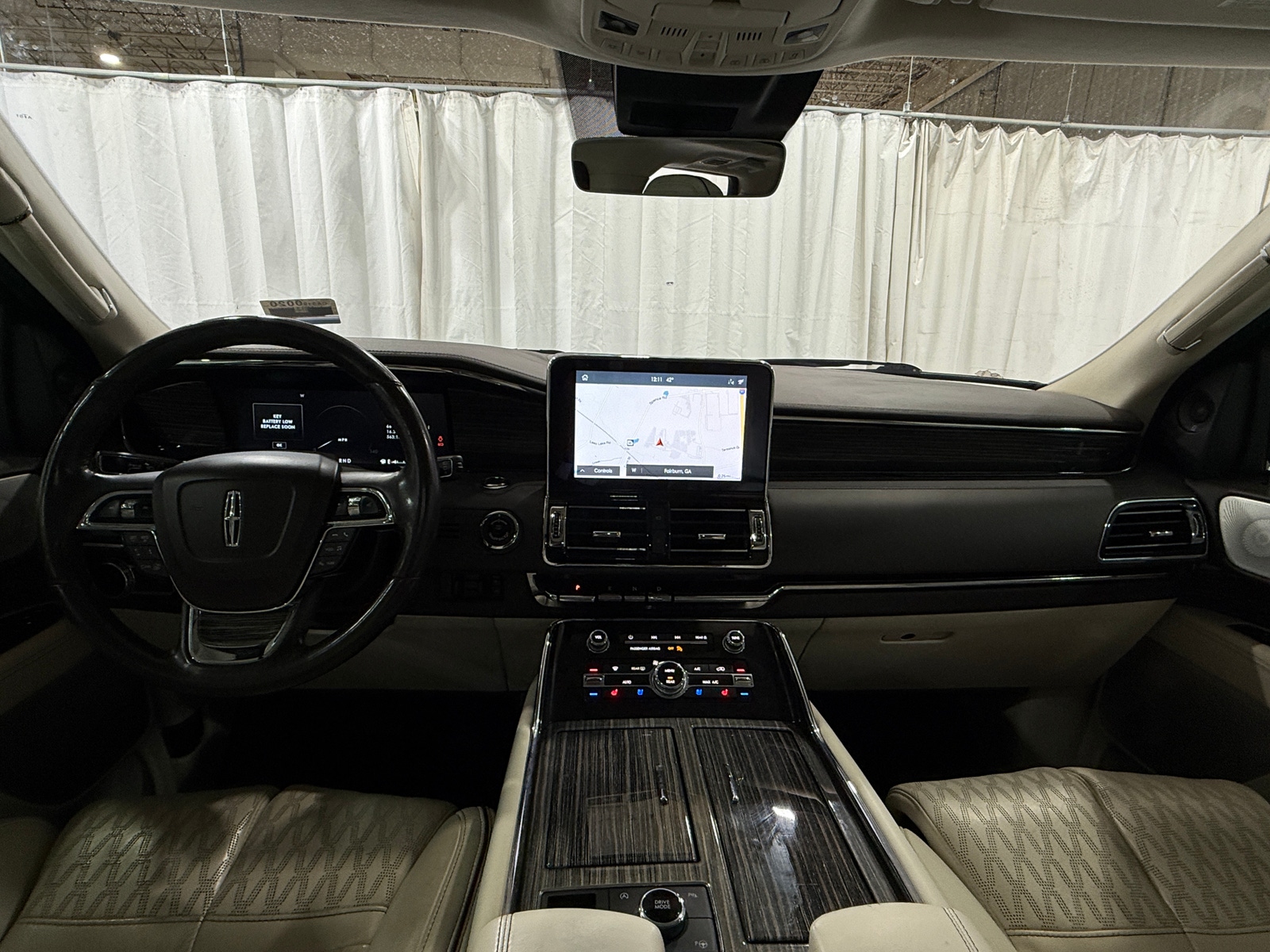 Thumbnail: 2020 Lincoln Navigator L - 2