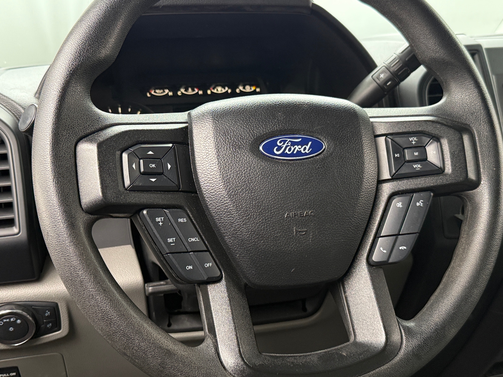 Thumbnail: 2019 Ford Econoline - 5