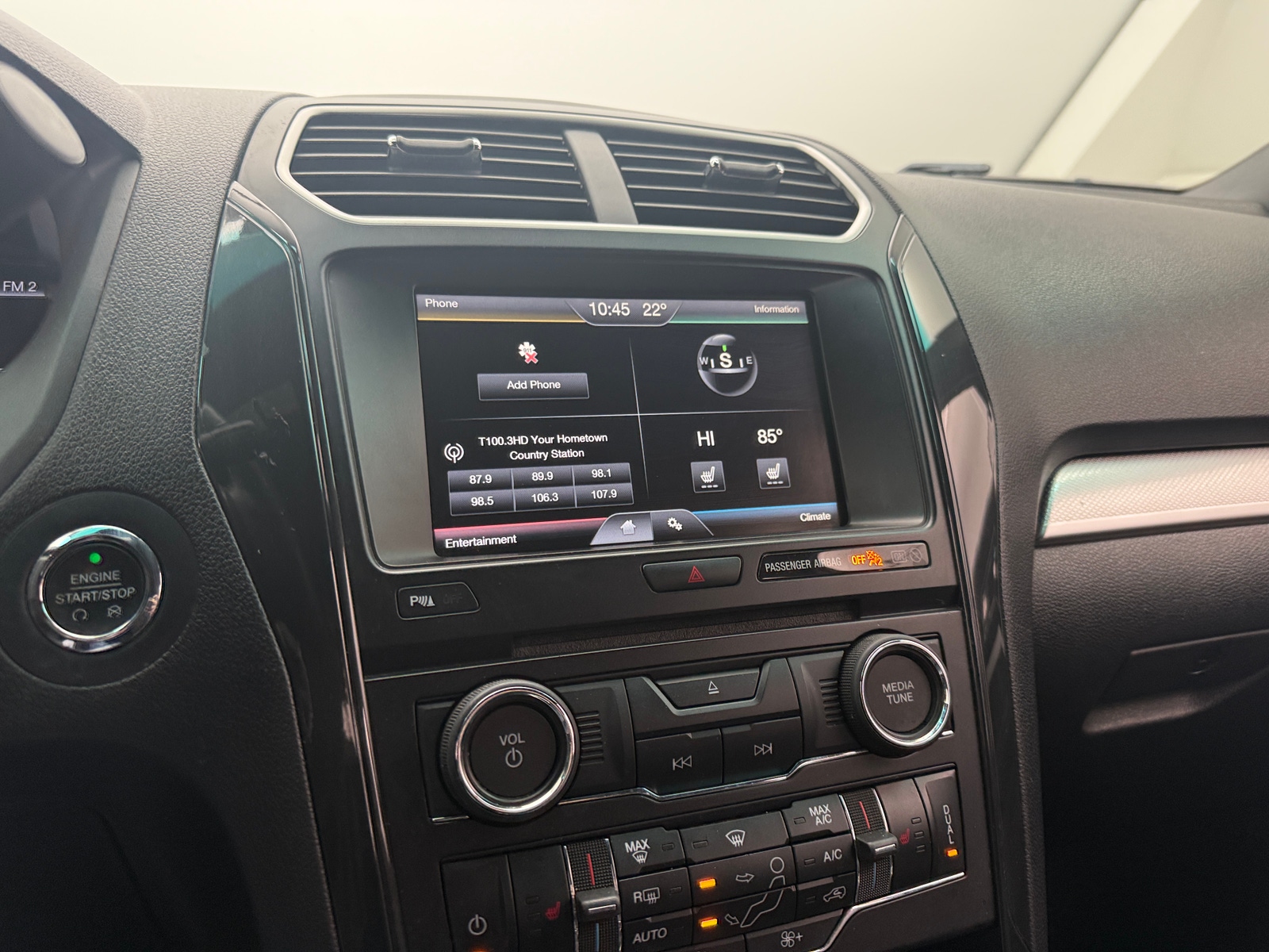 Thumbnail: 2016 Ford Explorer - 3