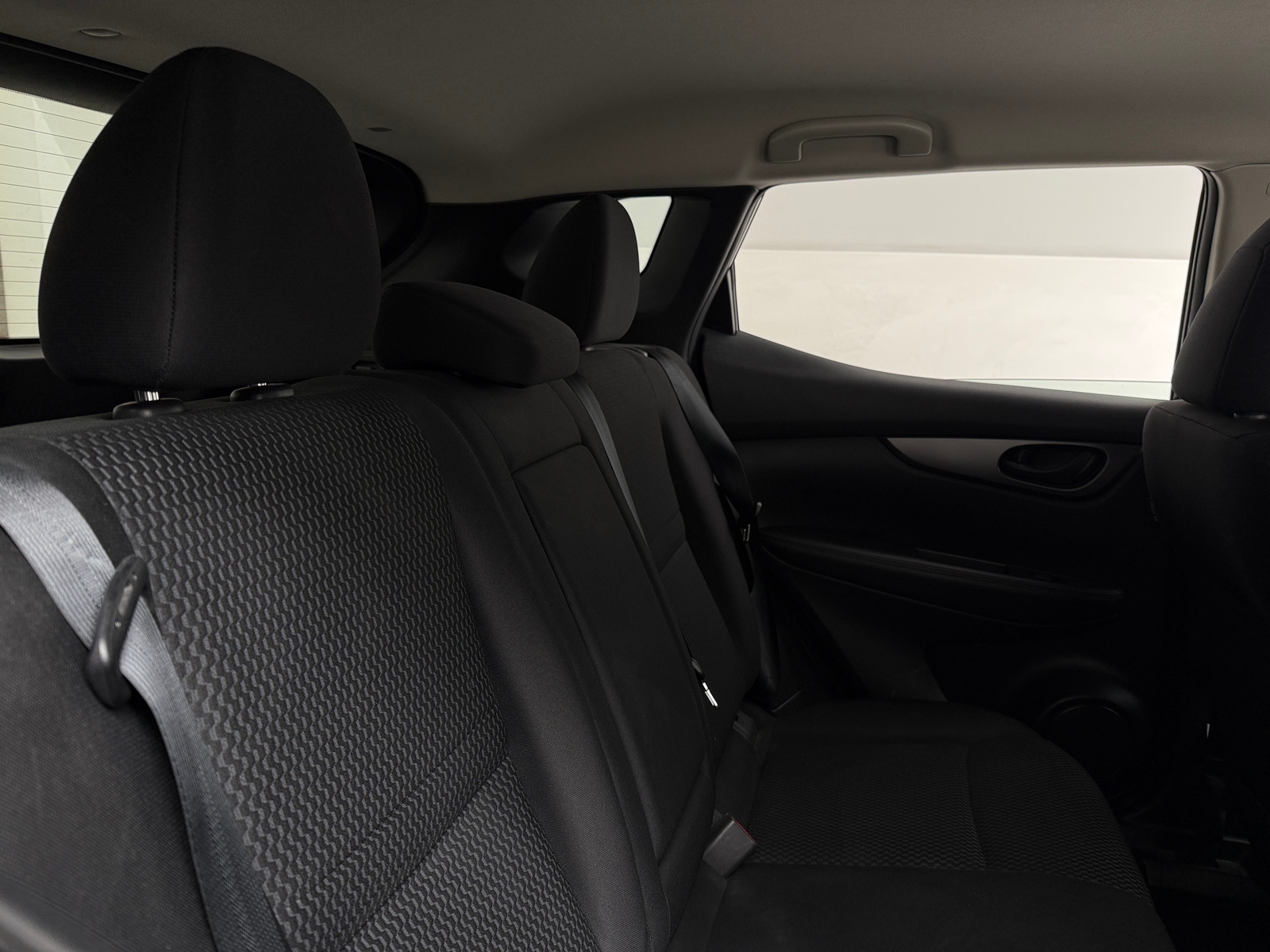 Thumbnail: 2021 Nissan Rogue Sport - 6