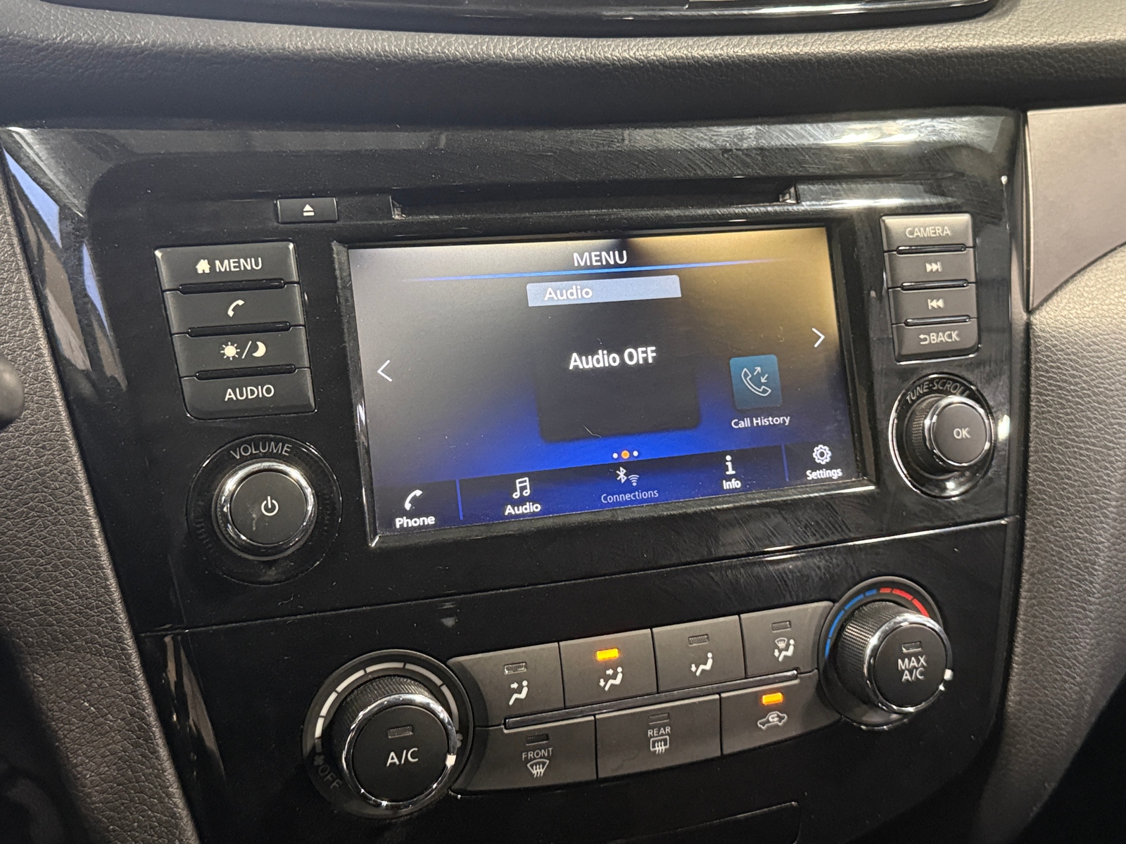 Thumbnail: 2021 Nissan Rogue Sport - 4