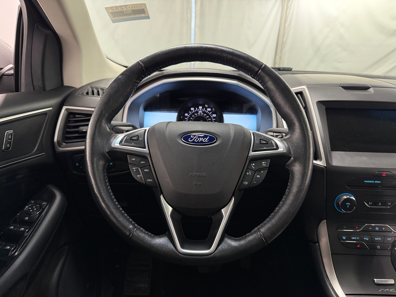 Thumbnail: 2017 Ford Edge - 4