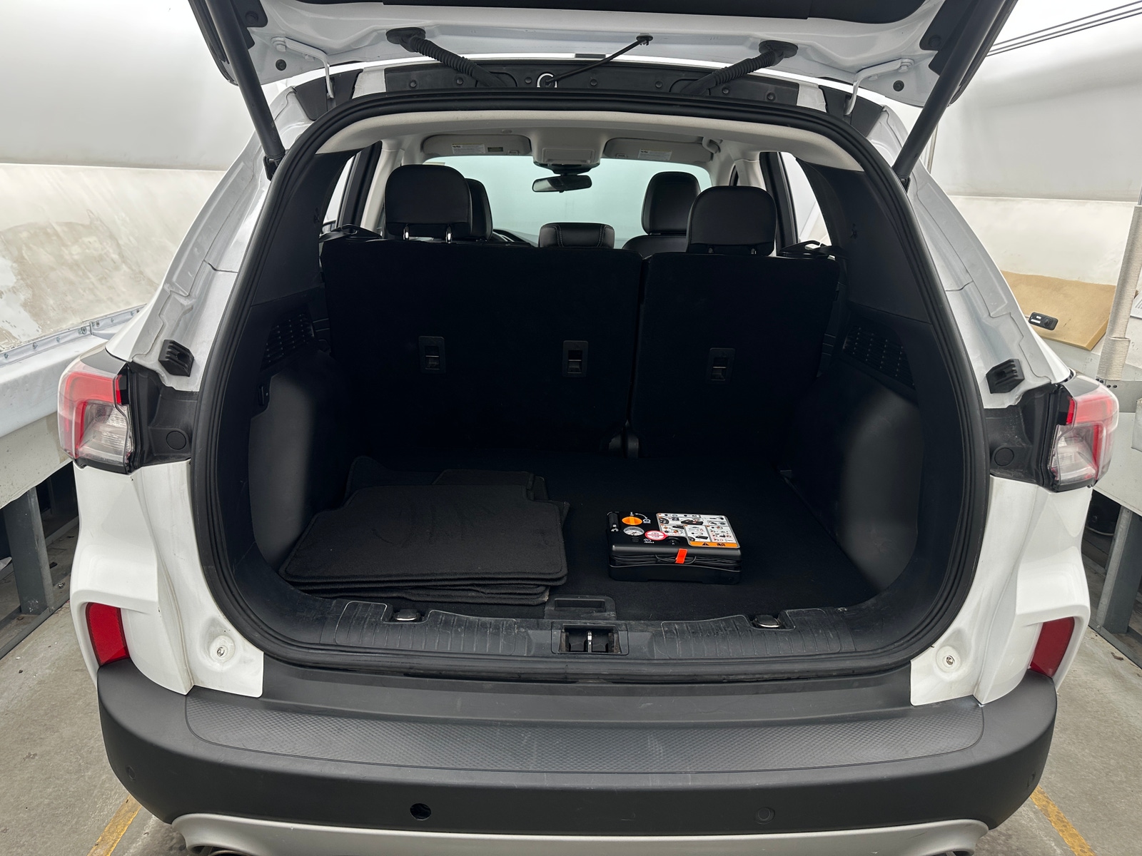 Thumbnail: 2022 Ford Escape - 6