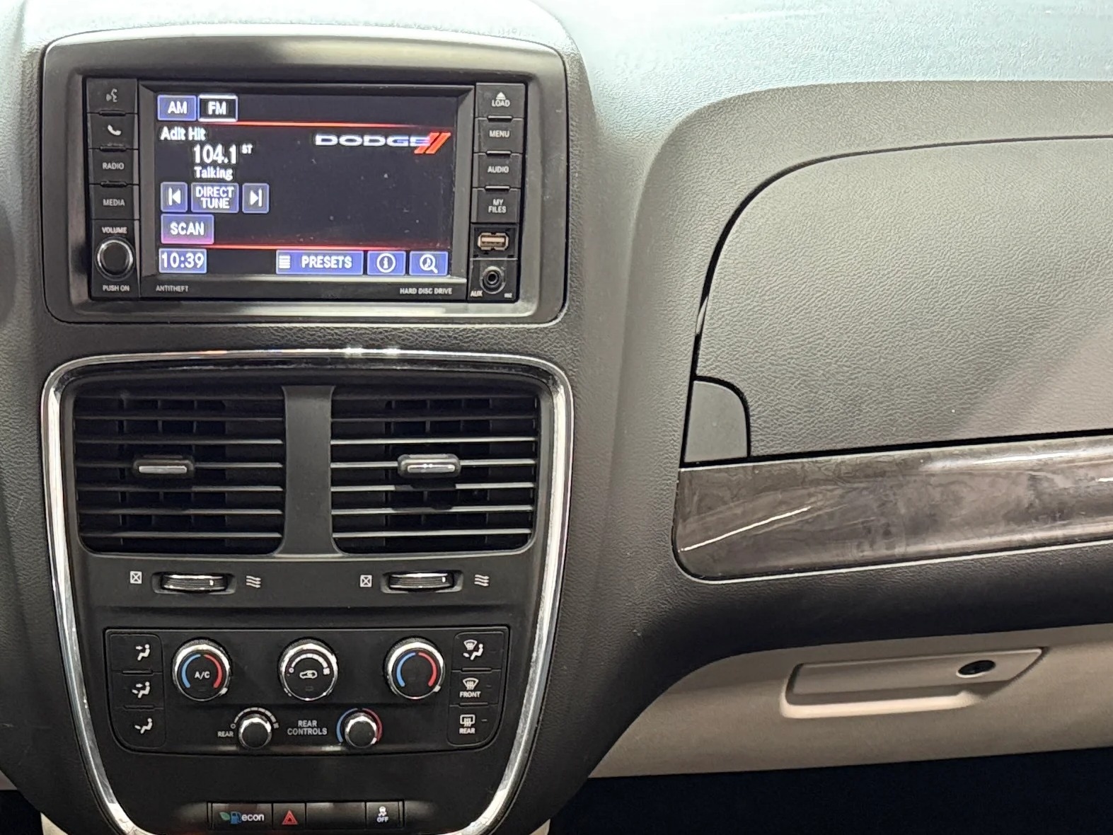 Thumbnail: 2019 Dodge Grand Caravan - 3