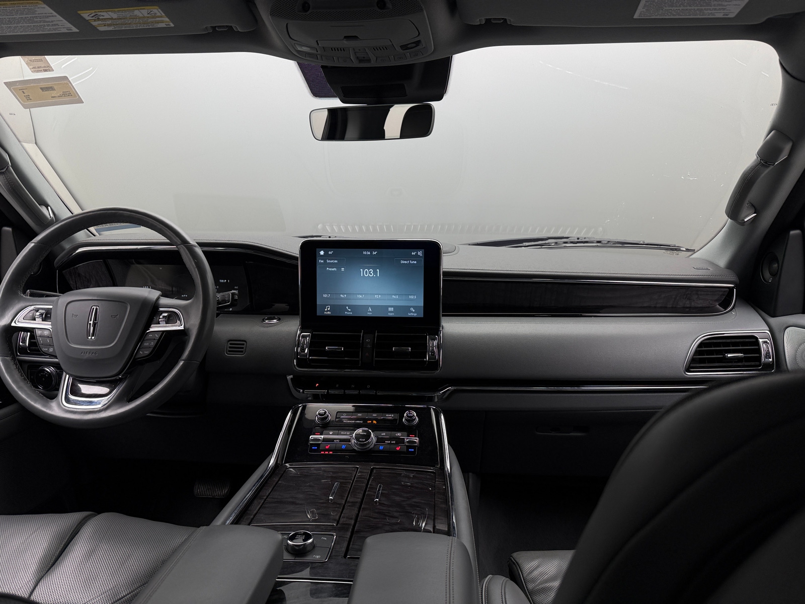 Thumbnail: 2018 Lincoln Navigator L - 2