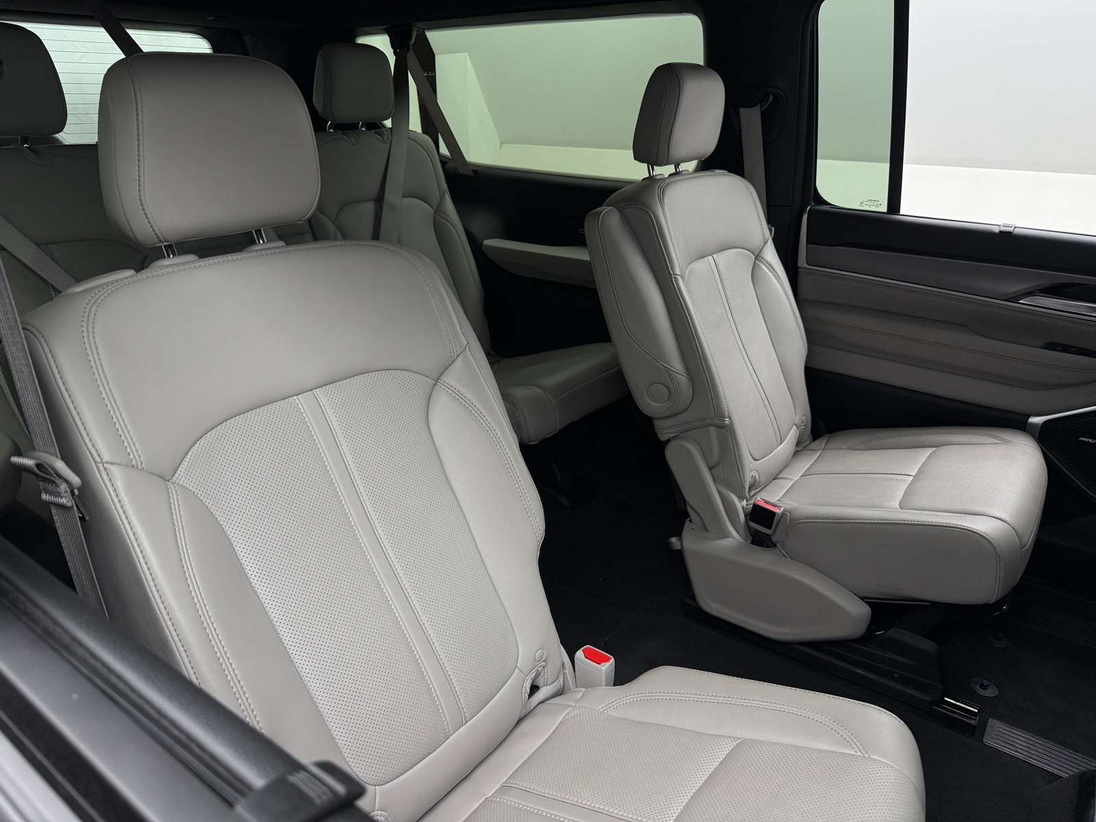 Thumbnail: 2025 Jeep Wagoneer - 5