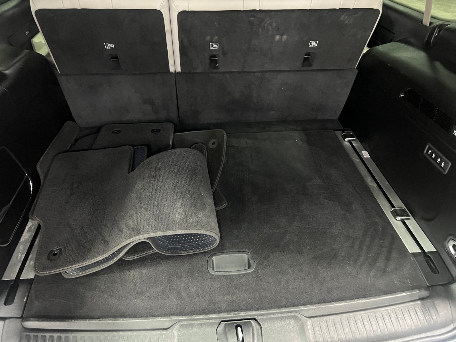 Thumbnail: 2025 Jeep Wagoneer - 6