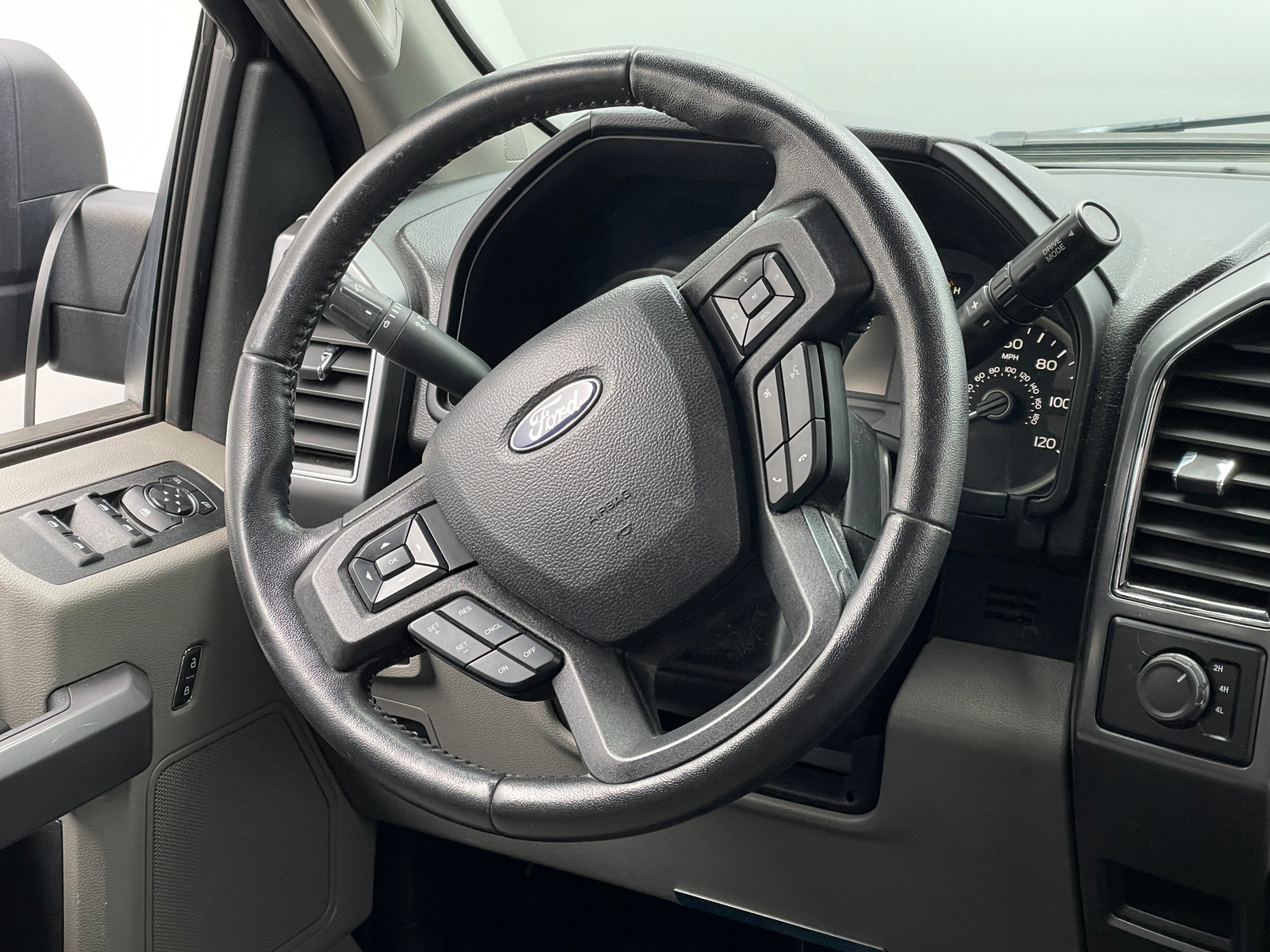 Thumbnail: 2019 Ford Econoline - 5