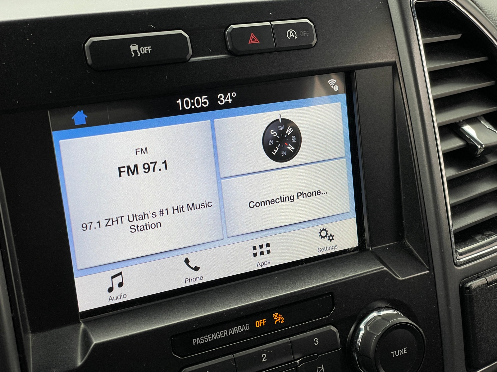 Thumbnail: 2019 Ford Econoline - 4