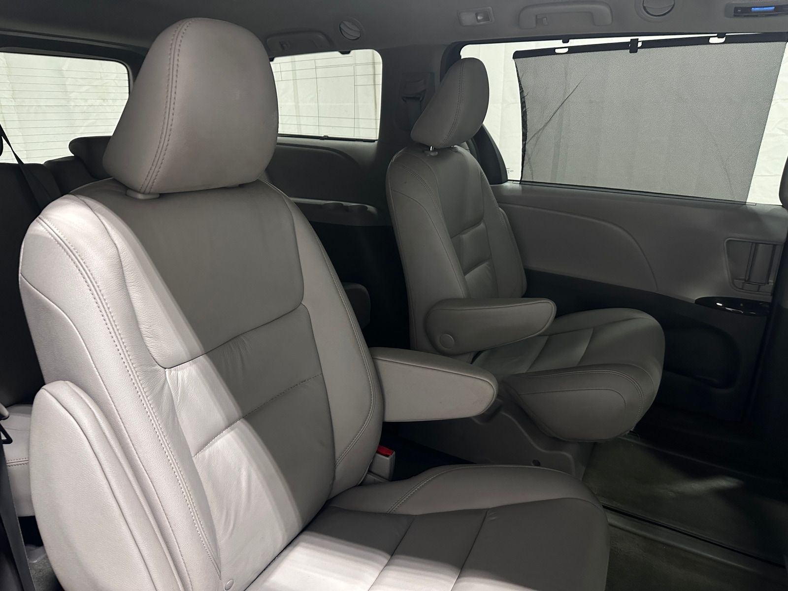 Thumbnail: 2019 Toyota Sienna - 5