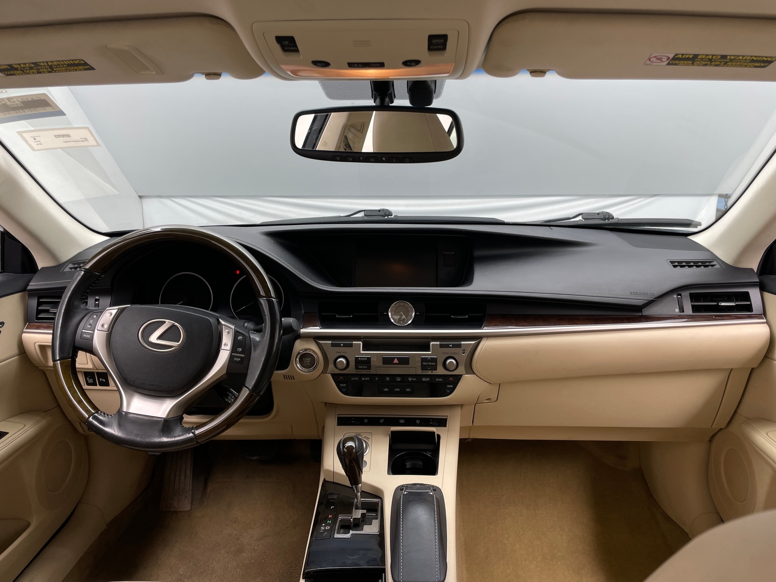 Thumbnail: 2015 Lexus ES - 2