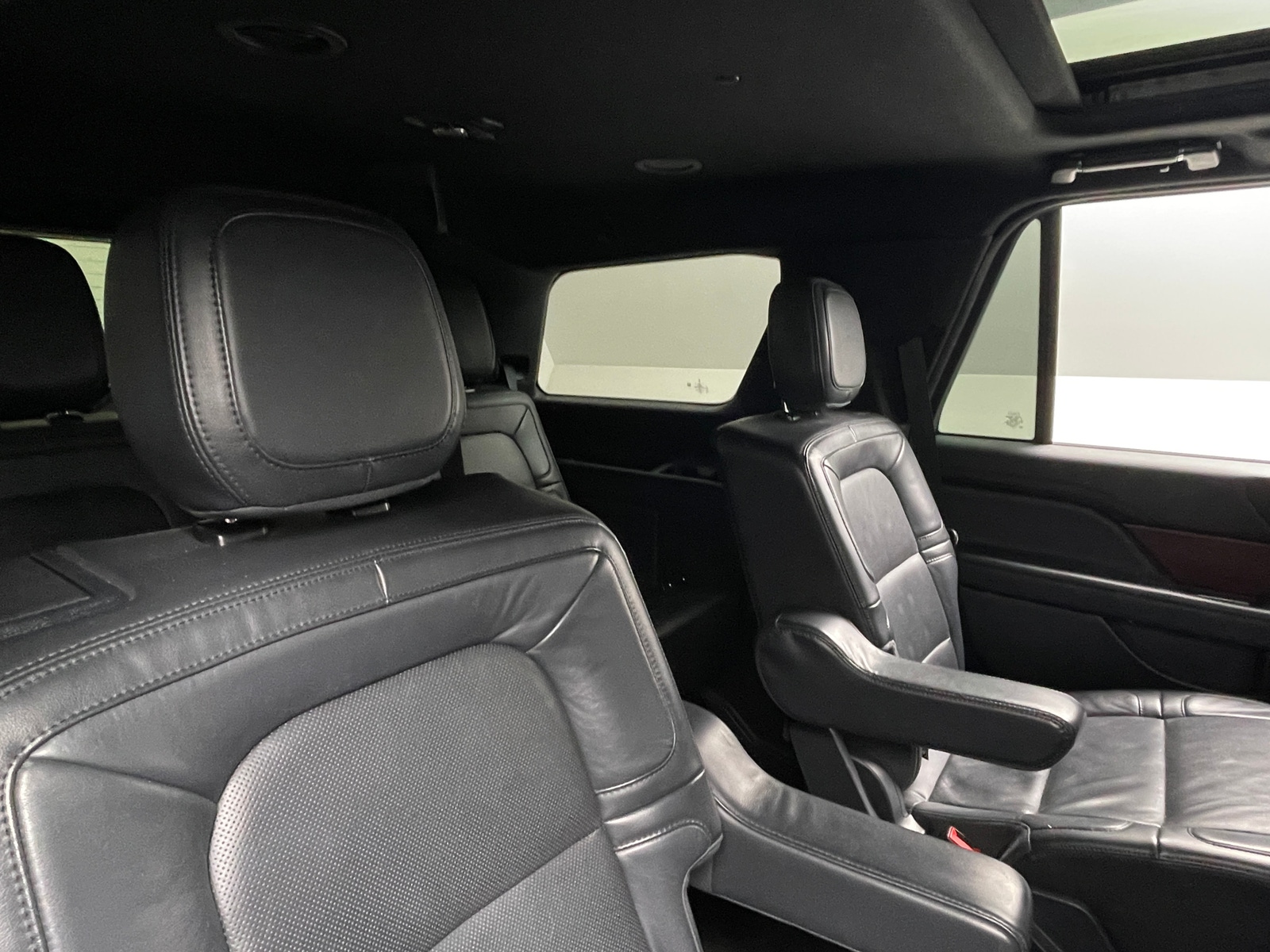 Thumbnail: 2023 Lincoln Navigator - 5