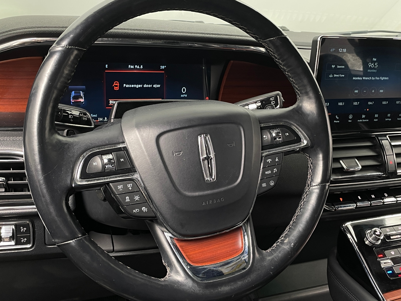 Thumbnail: 2023 Lincoln Navigator - 4