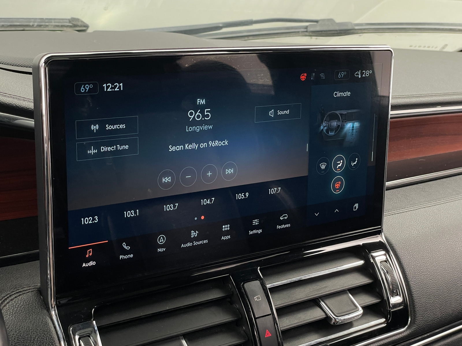 Thumbnail: 2023 Lincoln Navigator - 3