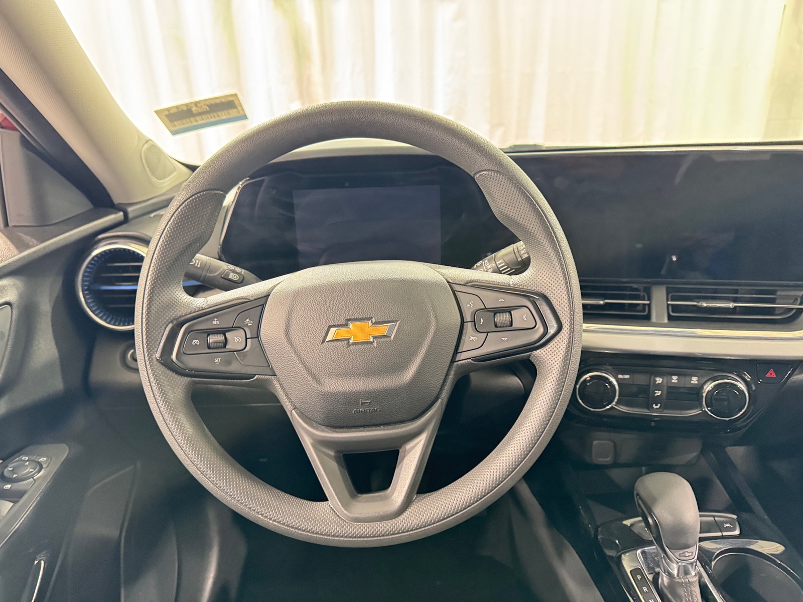 Thumbnail: 2025 Chevrolet Trax - 5