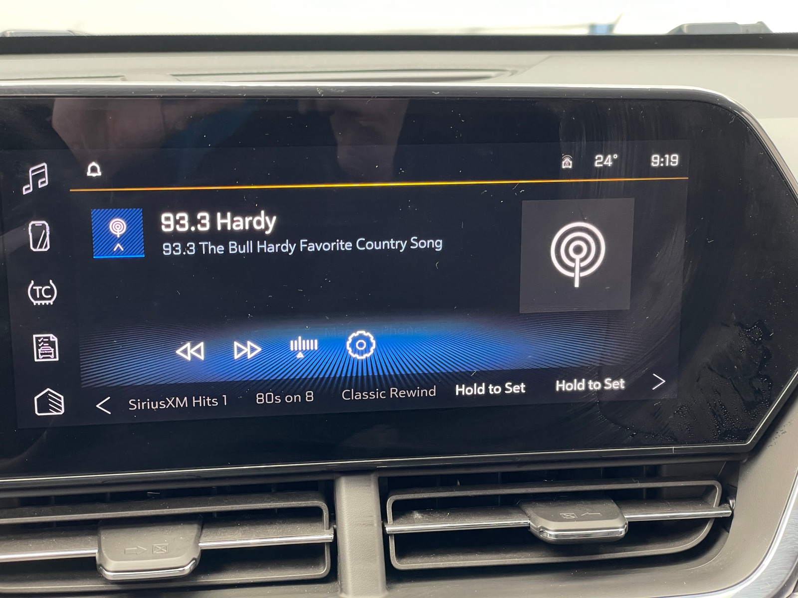 Thumbnail: 2024 Chevrolet Trax - 3