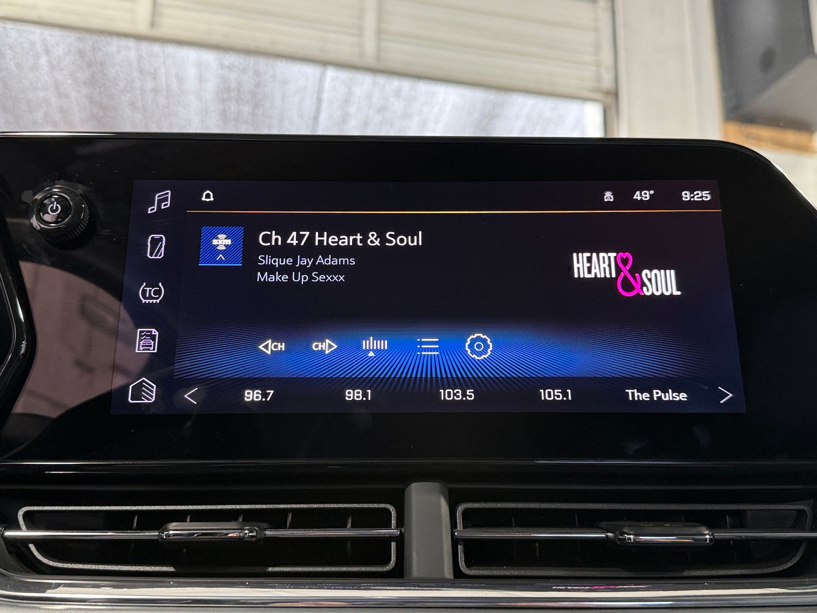 Thumbnail: 2025 Chevrolet Trax - 4