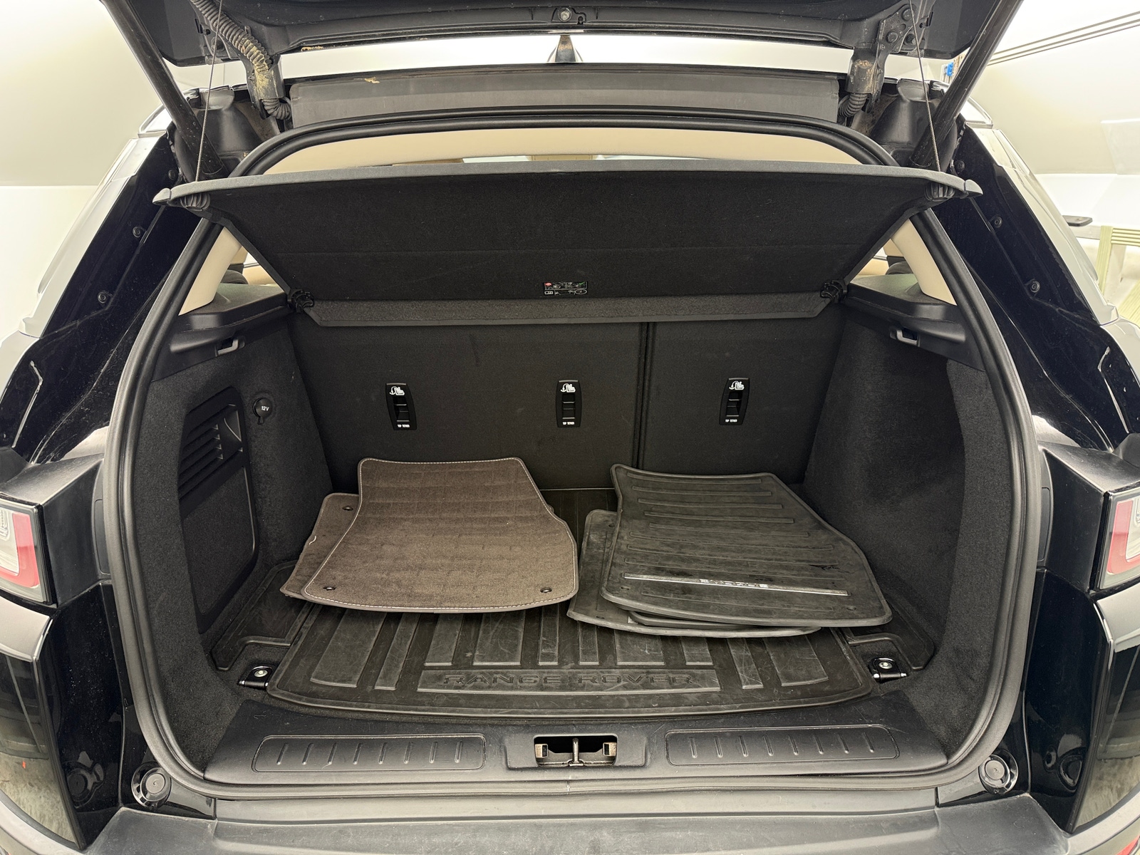 Thumbnail: 2019 Land Rover Range Rover Evoque - 6