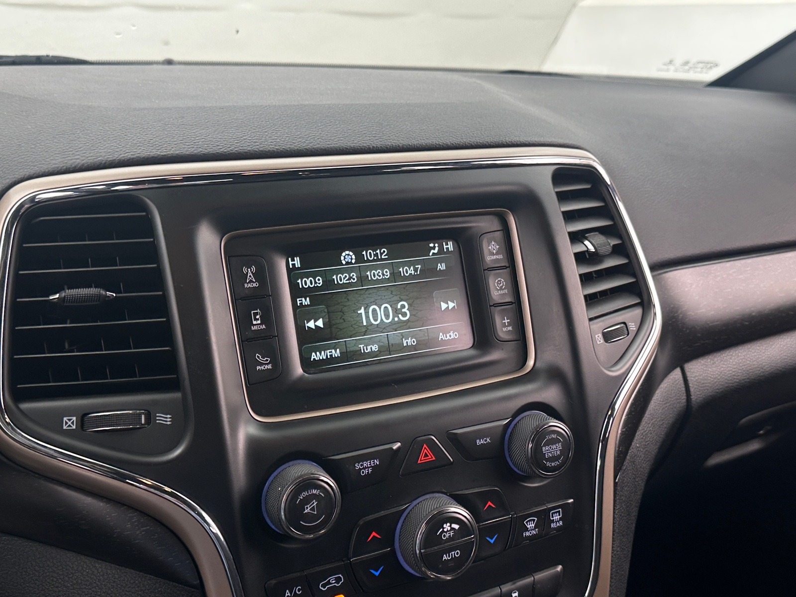 Thumbnail: 2017 Jeep Grand Cherokee - 4