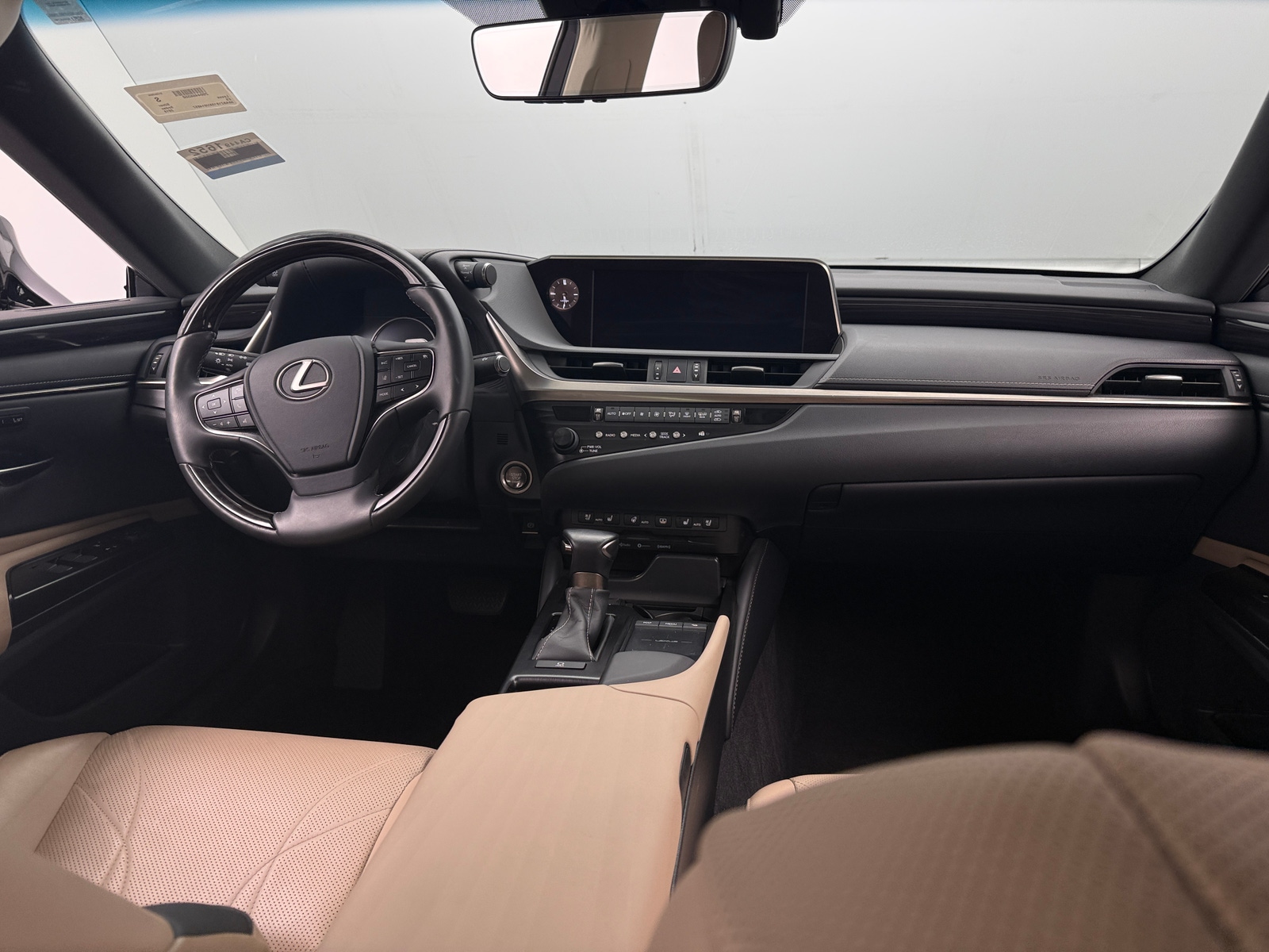 Thumbnail: 2019 Lexus ES - 3