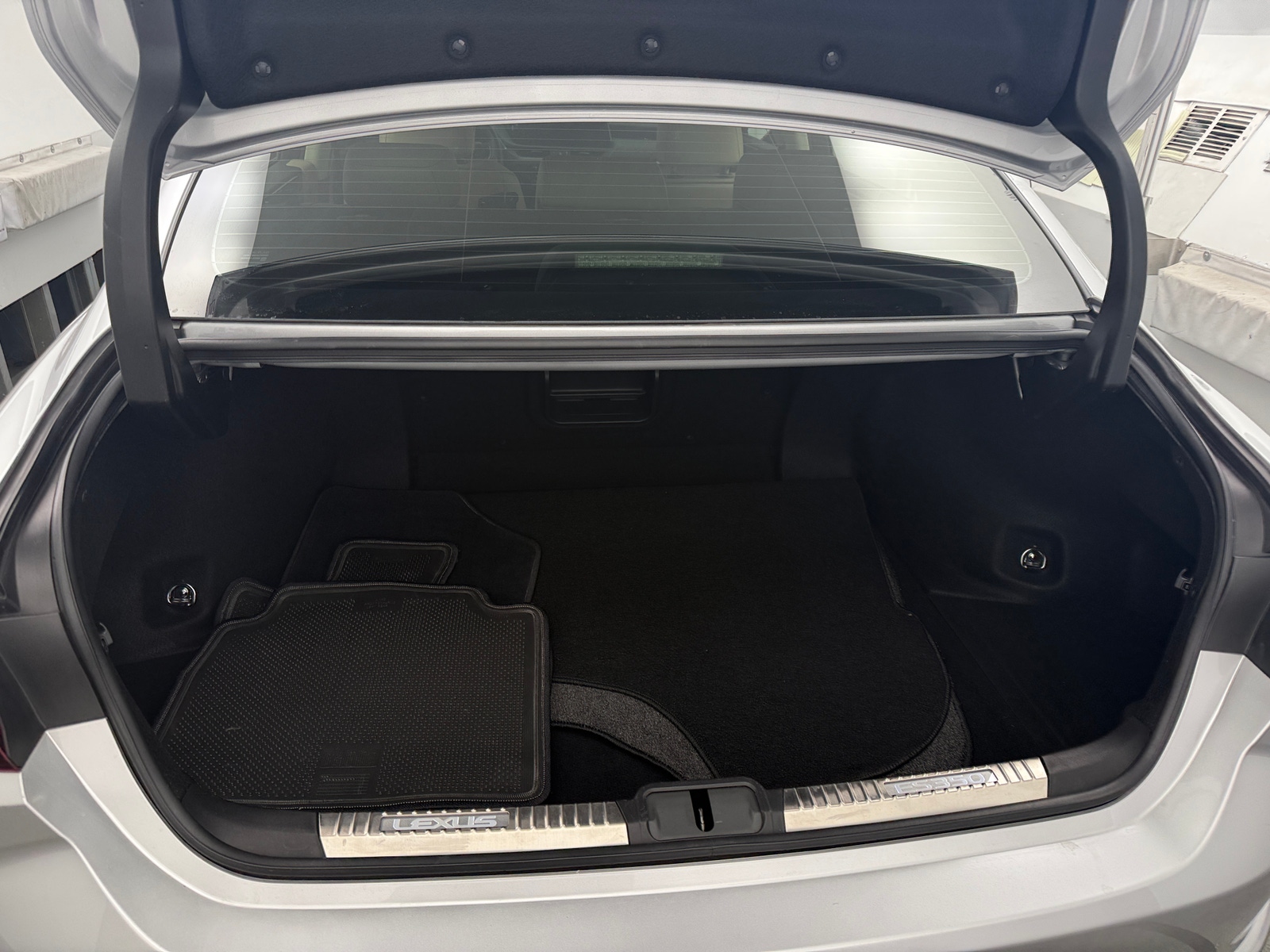 Thumbnail: 2019 Lexus ES - 7