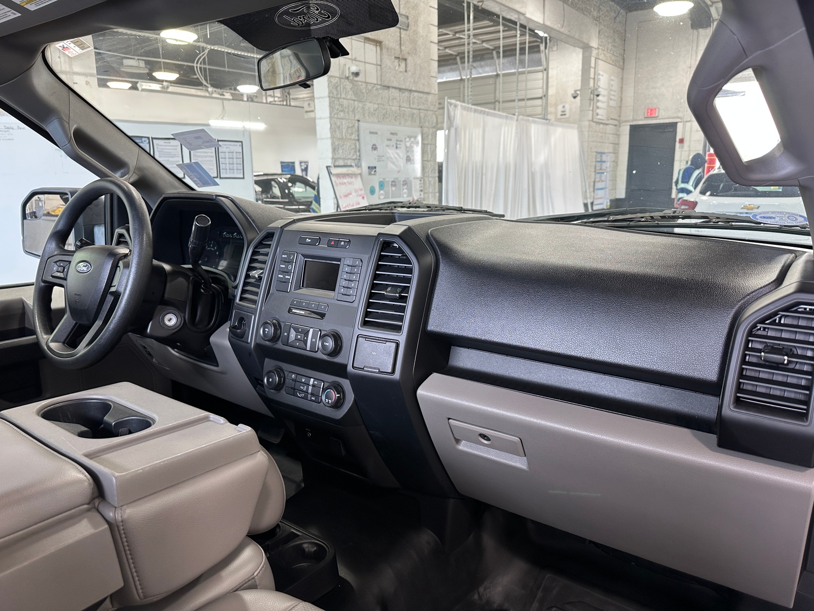 Thumbnail: 2018 Ford Econoline - 3